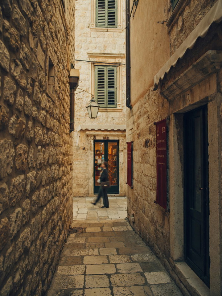 Narrow Stone Alley in Dubrovnik