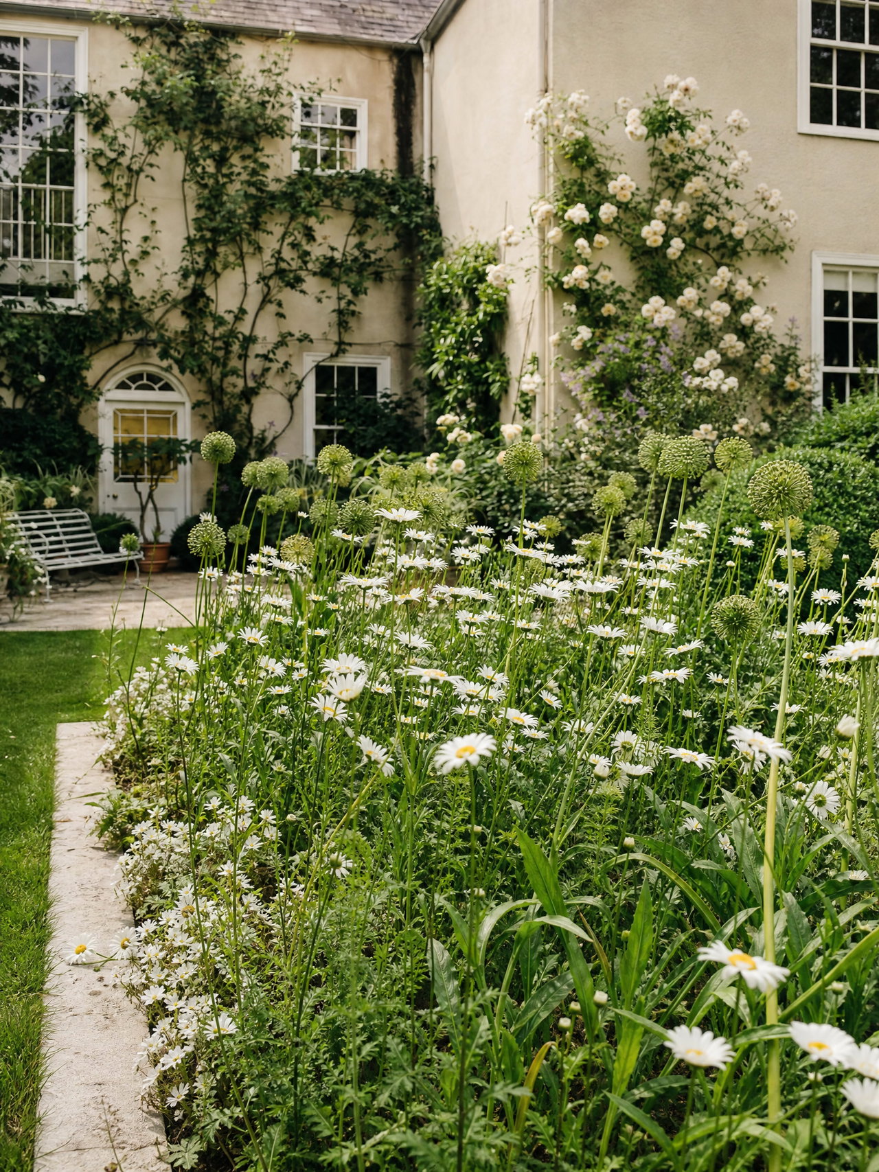 White Flower Parterre at Somerset Manor House